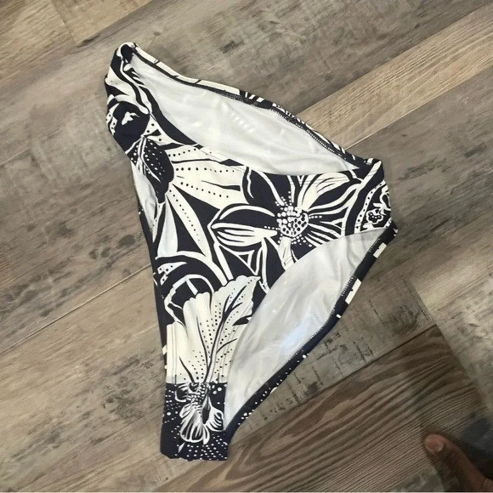 La Blanca Navy White Floral Geometric Bikini Bottoms 2 Pack NWT Size 12